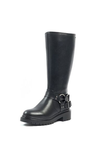 Bottes hautes noires avec talon bas et boucle décorative sur fond blanc. Mode Grande taille