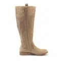 Les bottes mollet larges Colette XL Gabylou en beige présentent un design perforé, une fermeture éclair latérale et un talon bas. Mode Grande taille