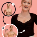 Femme souriante en haut noir, avec des cercles la montrant avant et après une chirurgie mammaire, tenant une pancarte dans la deuxième image. Mode Grande taille