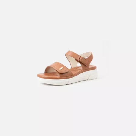 Sandales pieds larges MIA - Gabylou : sandales beiges à deux brides et semelle plateforme blanche, présentées sur un fond clair uni. Mode Grande taille