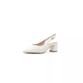 Sandales à talons pieds larges LEA - Gabylou : sandale blanche avec bride arrière, bout pointu et talon bloc, présentée sur fond blanc. Mode Grande taille