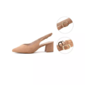 Gros plan sur Sandales à talons pieds larges LEA - Gabylou : escarpin beige à talon bloc et bride arrière à boucle réglable. Mode Grande taille
