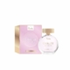 Une boîte rose et or étiquetée « Eau de parfum Chalize » se trouve à côté d'un flacon de parfum rond assorti pour femme. Mode Grande taille