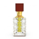 Un flacon de parfum Musc Oud Sublime Collection Crystal El Nabil transparent et orné présente un col doré, un bouchon rouge carré et est rempli de liquide jaune. Mode Grande taille