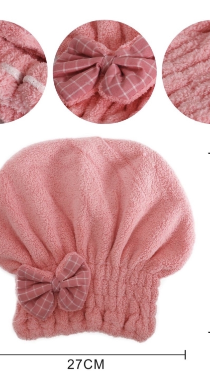 Bonnet Serviette Cheveux Ultra-Absorbant en microfibre rose avec un nœud à carreaux, des détails en gros plan et des dimensions étiquetées de 27cm x 26cm. Mode Grande taille