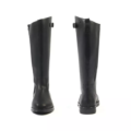Les Bottes cavalières mollets larges 4XL Kate - Gabylou, une paire de hautes bottes d'équitation noires, sont présentées de face et de dos sur un fond blanc. Mode Grande taille