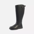 Bottes cavalières mollets larges 4XL Kate - Gabylou : élégante botte noire jusqu'au genou avec petit talon et boucle latérale, présentée sur fond clair. Mode Grande taille