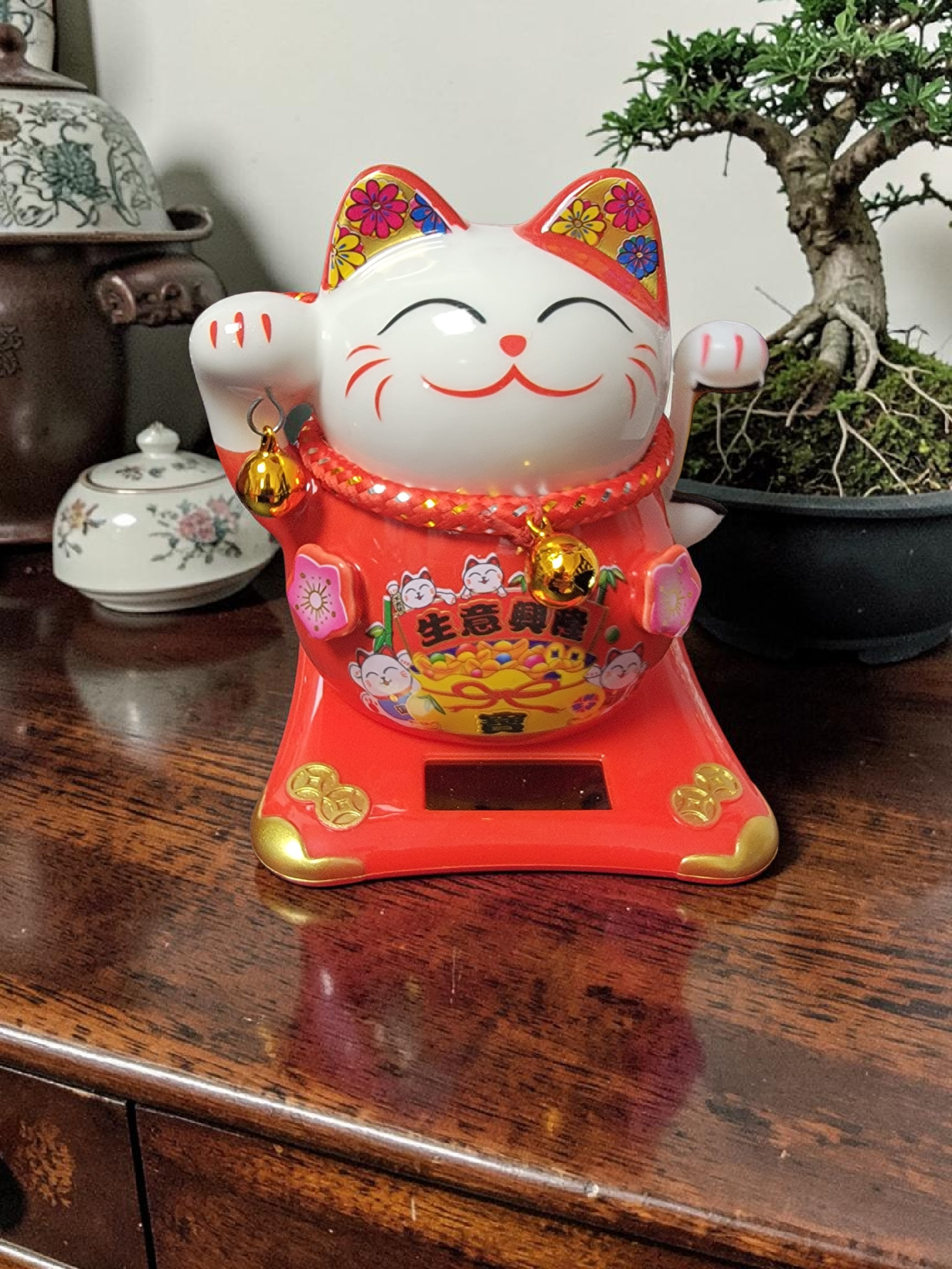 Chat porte bonheur Maneki Neko en porcelaine – Fashion Curvy Shop