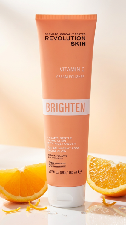 Tube de crème exfoliante à la vitamine C Revolution Skin Brighten 150 ml