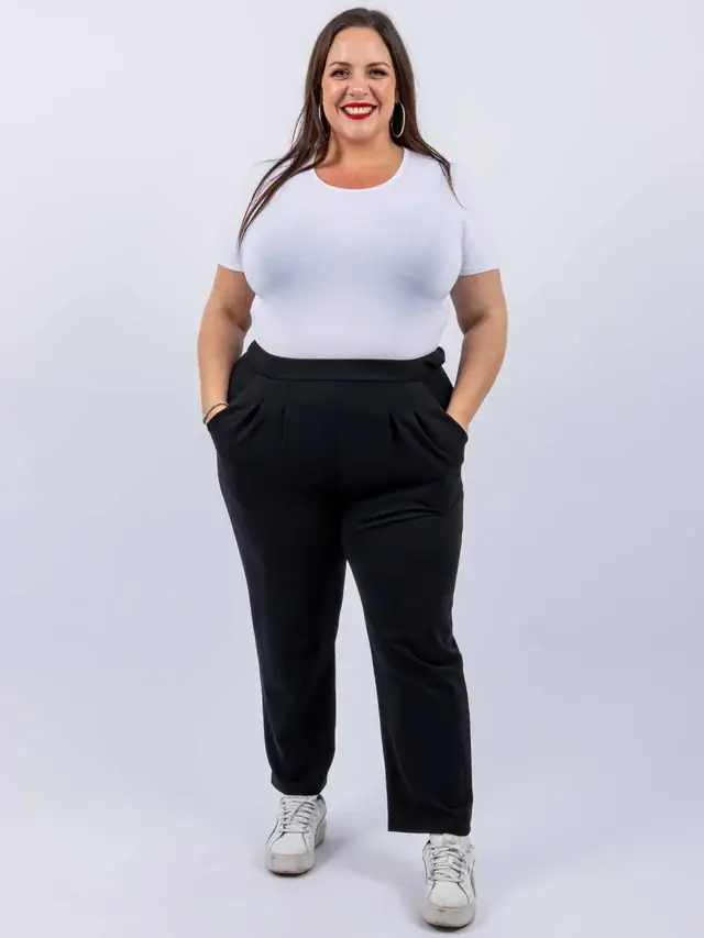 Pantalons et jeans grande taille essayables dans la cabine virtuelle