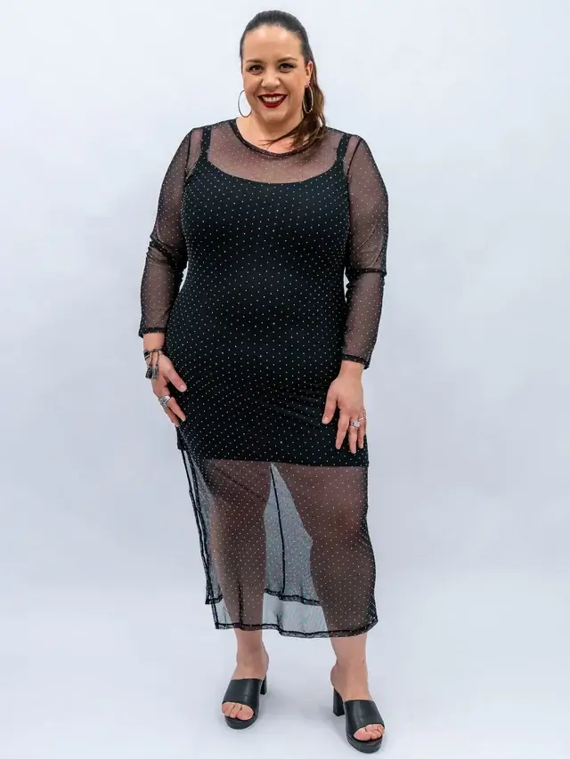Robes et jupes grande taille essayables dans la cabine virtuelle