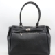 Grand sac cabas noir en simili grainé avec fermoir argenté et poche zippée