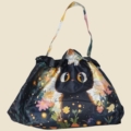 Parapluie pliant anti-UV motif chat noir et fleurs avec sa pochette assortie