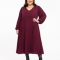 Robe plissée midi manches longues grande taille, coloris Bordeaux
