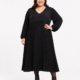 Robe plissée midi manches longues grande taille, coloris Noir