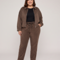 Pantalon suédine grande taille, coupe droite avec ceinture à nouer