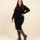 Bottes à talon mollets larges vario XL/2XL Chrystel Gabylou bordeaux portées avec une robe midi noire