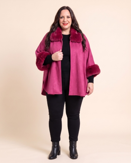 Poncho grande taille en suédine à col et poignets en fausse fourrure, fuchsia et noir